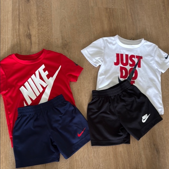 Nike Sets - Picture 1 of 3